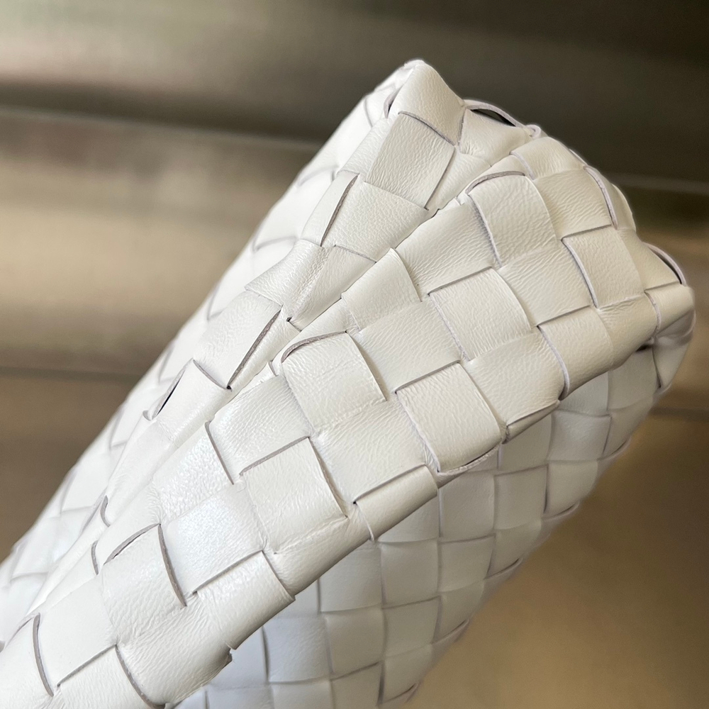 Bottega Veneta Mini Jodie 28 cm