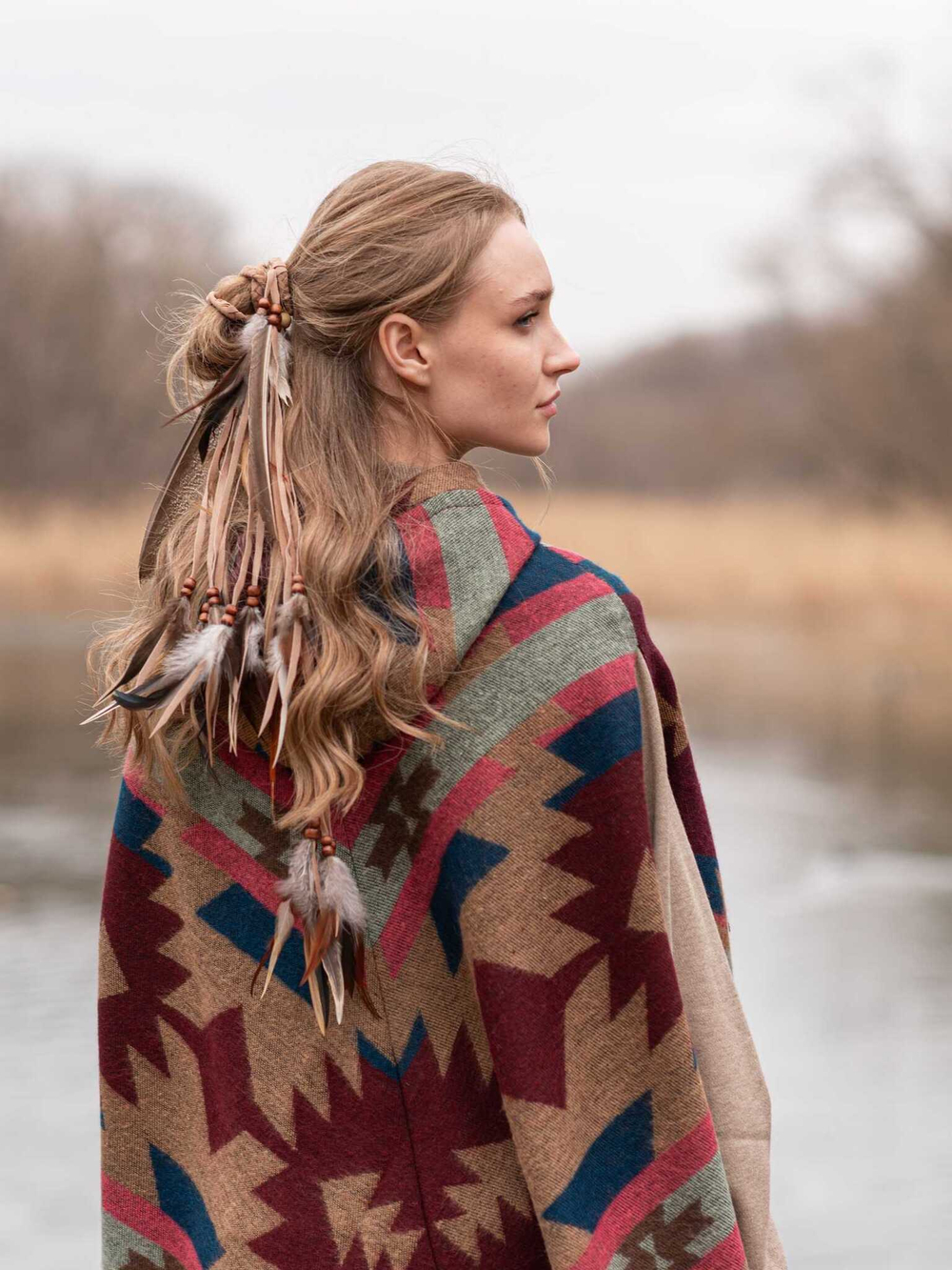 Пончо женское шерстяное с орнаментом