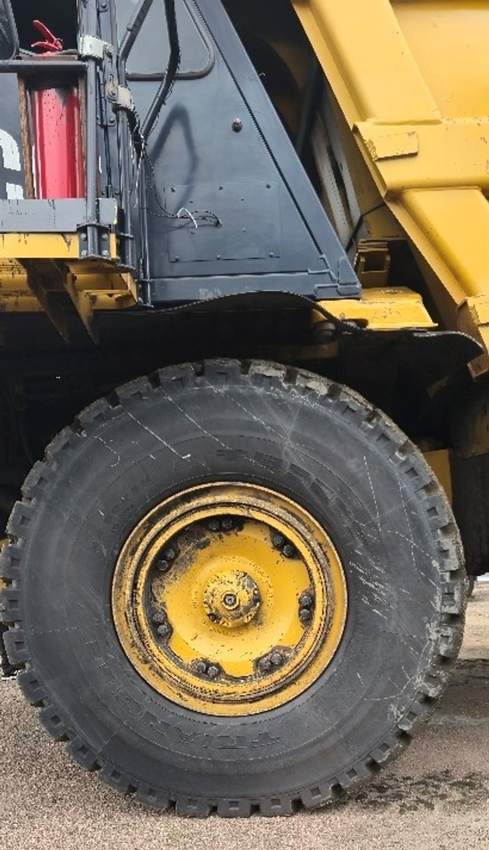 Caterpillar 773* Карьерный самосвал 773E (Дизельный, 27.0 л, 720 л.с. АТ)
