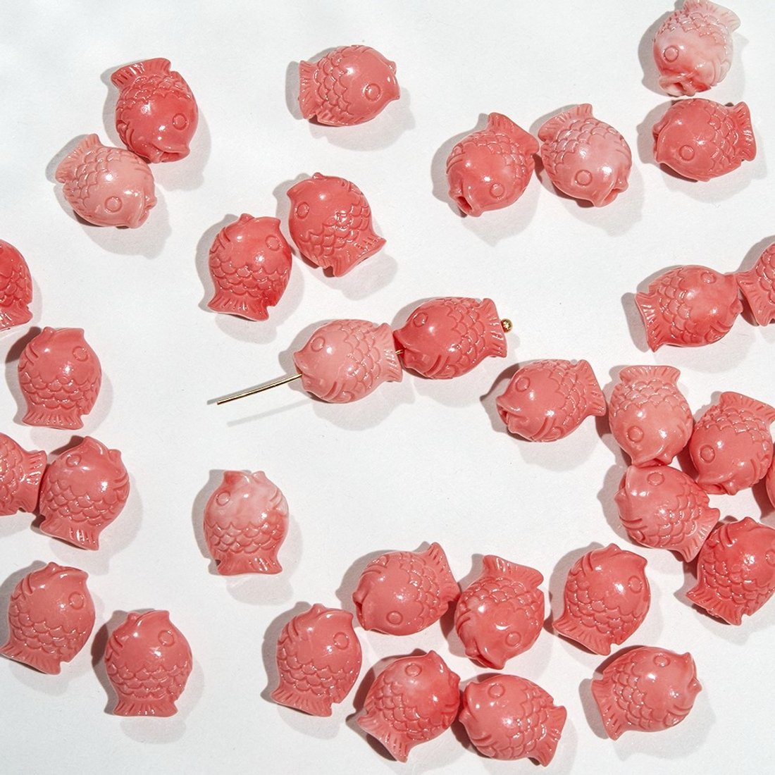 Подвеска резная "Рыбка", 13,5*11мм, коралловая пудра