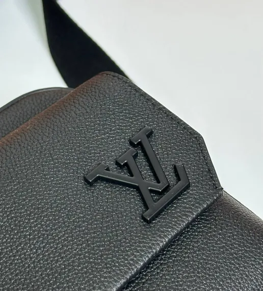 Мужской мессенджер Louis Vuitton Fastline из яловой кожи, черный