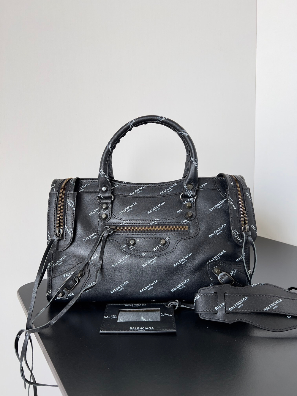 Balenciaga Classic Small City Bag 30 cm