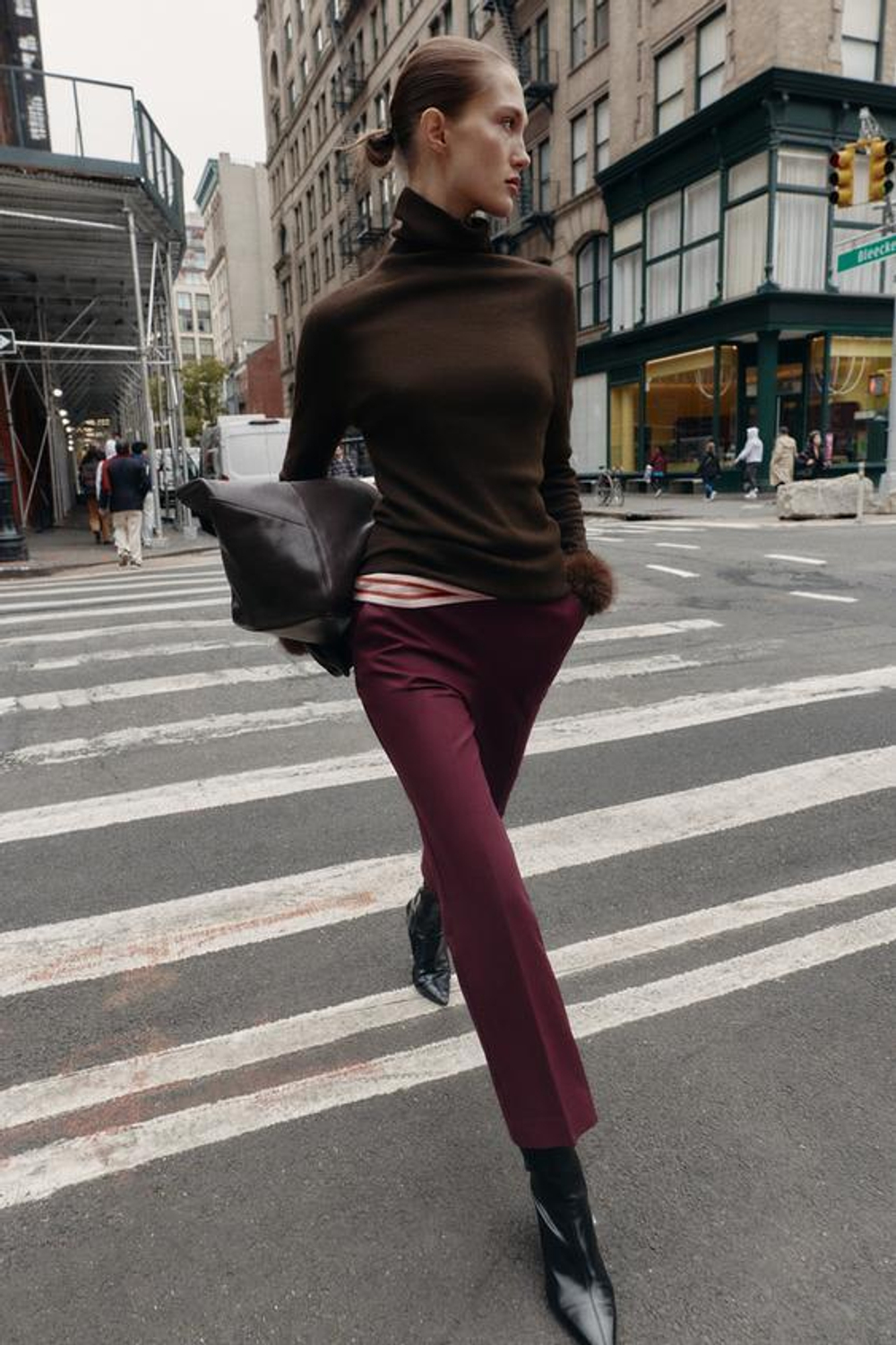 ZARA БРЮКИ ПРИТАЛЕННОГО КРОЯ, БОРДОВЫЙ