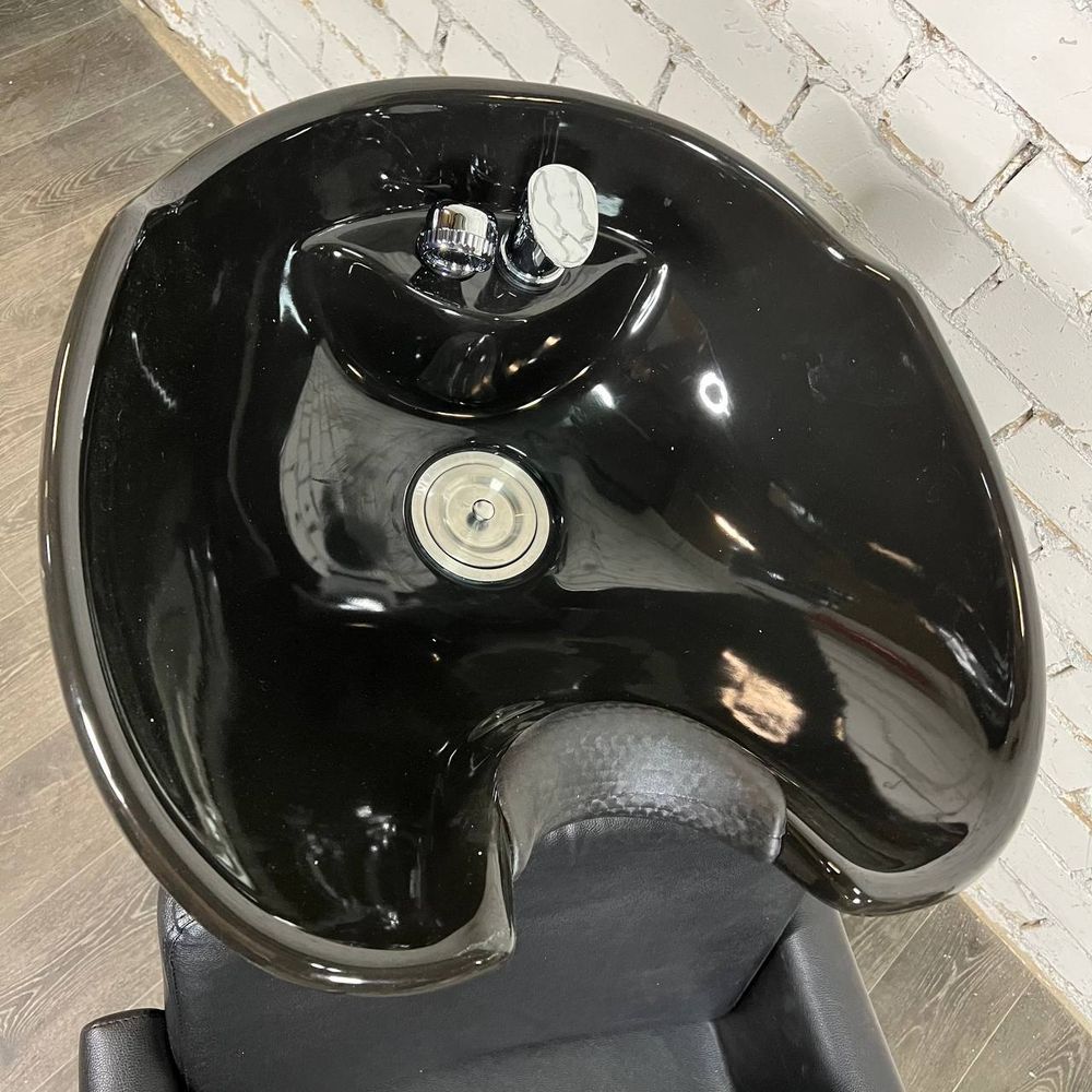 photo_5454077827461793011_y