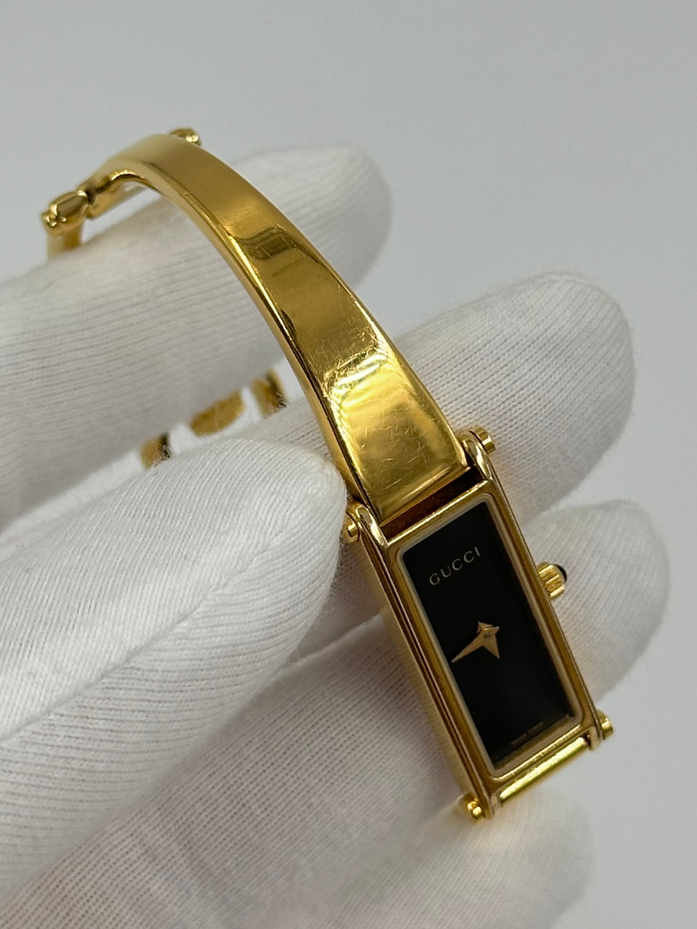 Часы GUCCI 1500 L