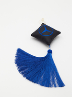 Ромб объемный на присоске MERCEDES (экокожа, черный, синяя вышивка, кисть)