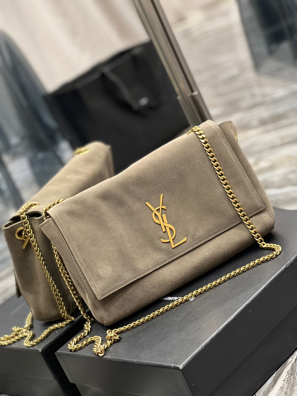 Saint Laurent Kate Medium Reversible Chain Bag 28 cm