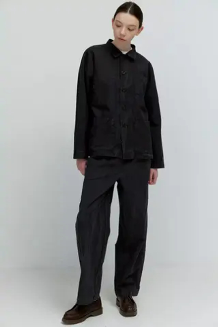 Верхняя мужская рубашка с карманами из черного вареного хлопка