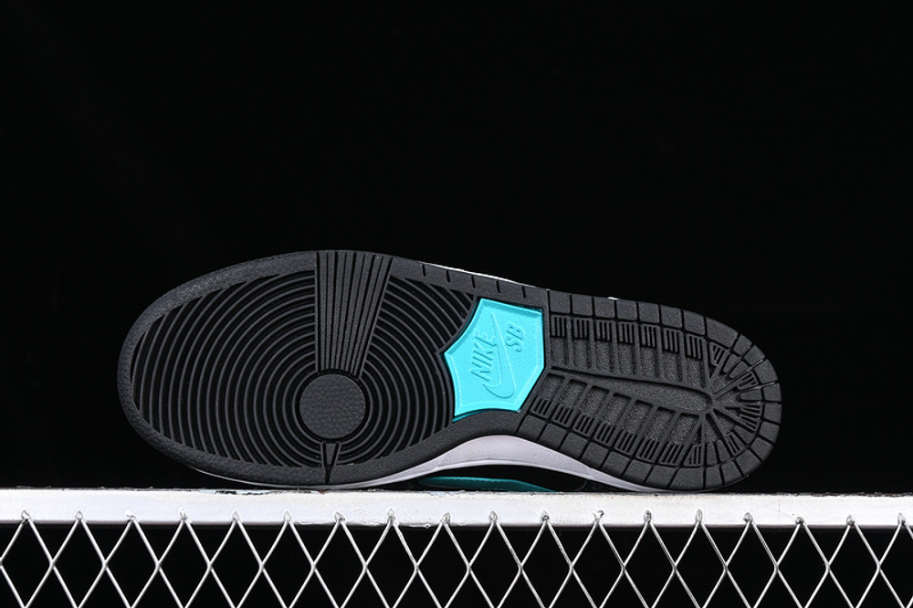 Nike SB Dunk Low atmos Elephant