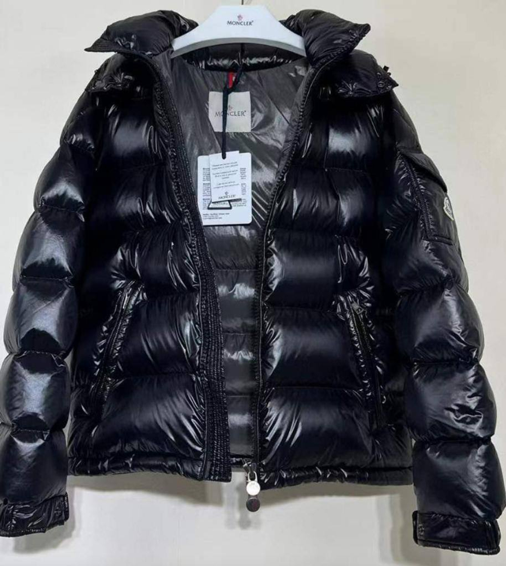 Пуховик Moncler