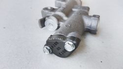 43500-K1T-E11. CYLINDER ASSY., RR. BRAKE MASTER (NISSIN). HONDA