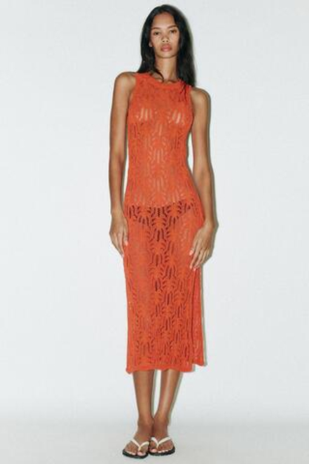 ZARA ПЕРФОРИРОВАННОЕ ТРИКОТАЖНОЕ ПЛАТЬЕ МИДИ, ОРАНЖЕВЫЙ