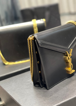 Saint Laurent Cassandra Medium 22 cm