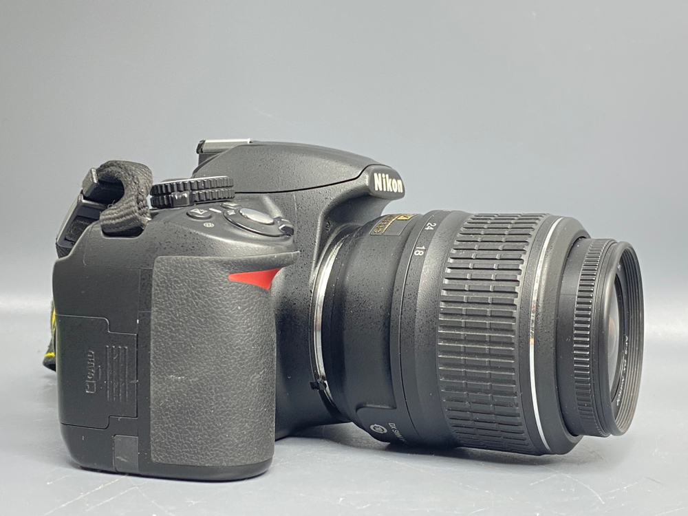 Nikon D3100 kit 18-55mm 3.5-5.6G VR