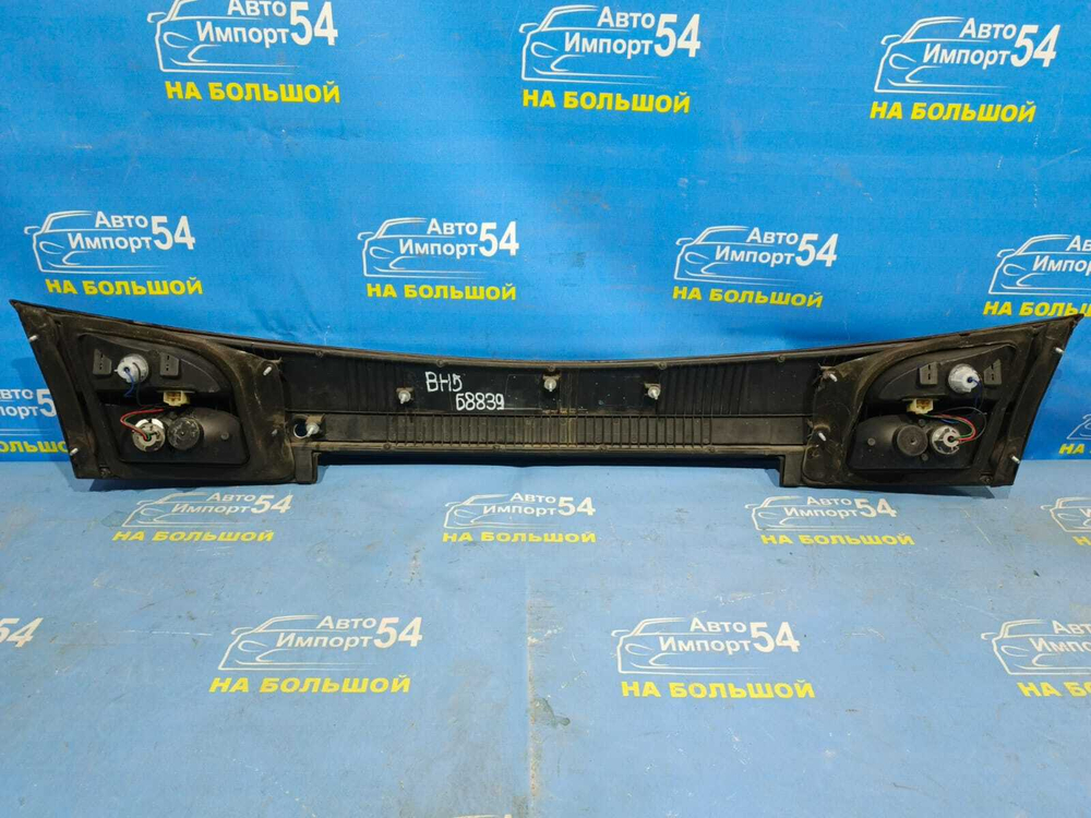 Вставка в багажник центральная SUBARU LEGACY LANCASTER 1998-2003