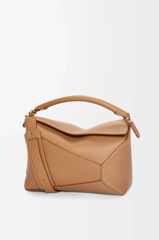 Loewe Сумка среднего размера Puzzle Edge из мягкой зернистой телячьей кожи, тоффи