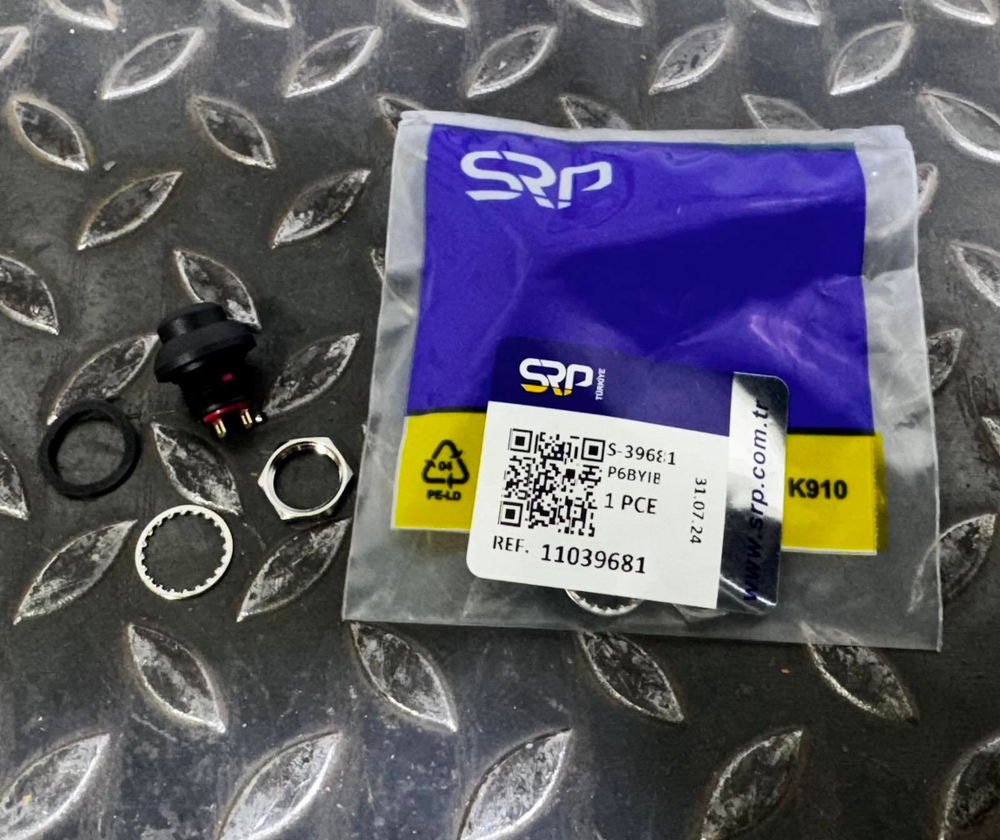 Переключатель 11039681