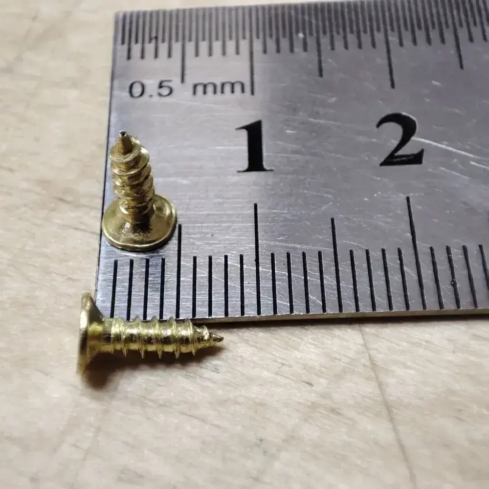 Шуруп - саморез 2,5*8мм декоративный (цвет - золото) - 50 штук