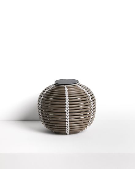 Настольная лампа Garoina на солнечных батареях из искусственного ротанга, 25 см