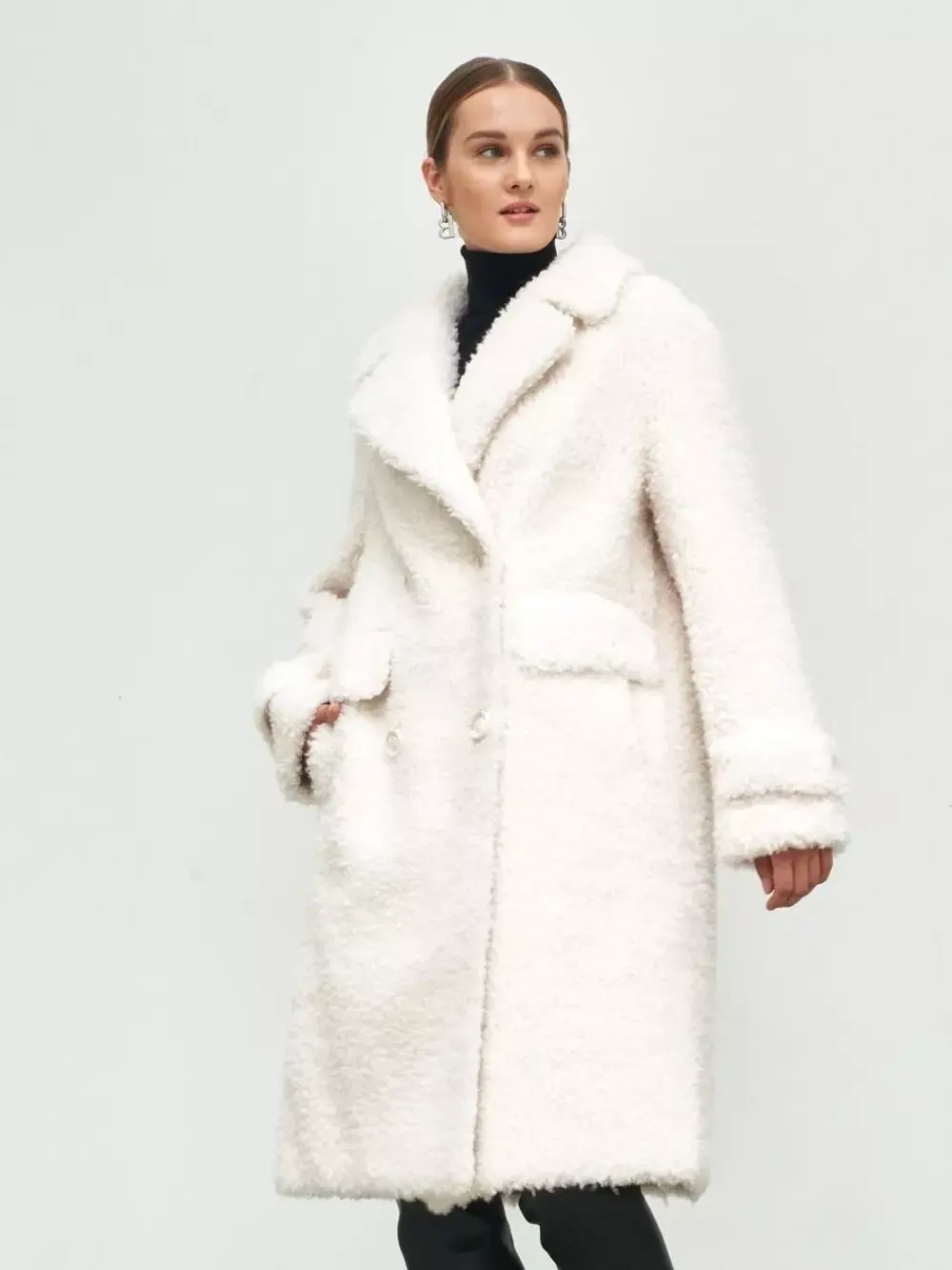 Шуба из шерсти мериноса чебурашка, белая, SilverFox