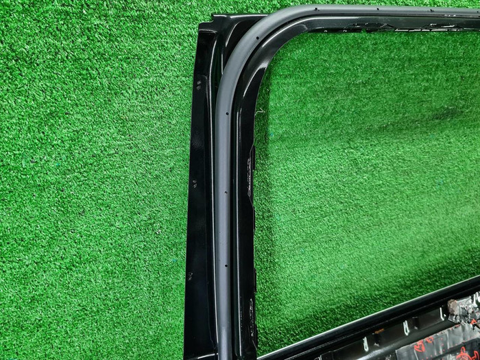 Дверь задняя правая Toyota Land Cruiser 300 (2021-н.в.) (В пленке)