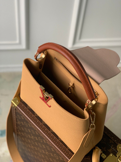 Louis Vuitton Capucines BB