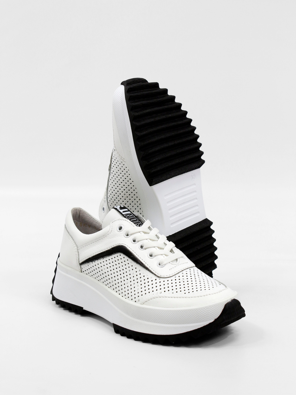 Кроссовки женские P698-1V