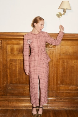 Юбка-карандаш с разрезом розовая