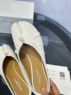 Женские балетки "таби" Maison Margiela белого цвета без задника