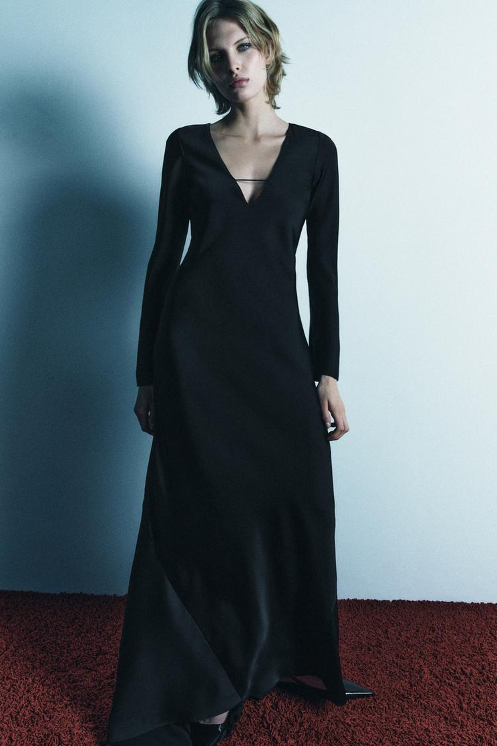 ZARA АТЛАСНОЕ ПЛАТЬЕ С ПАУТИНОЙ НА СПИНЕ — LIMITED EDITION, ЧЕРНЫЙ