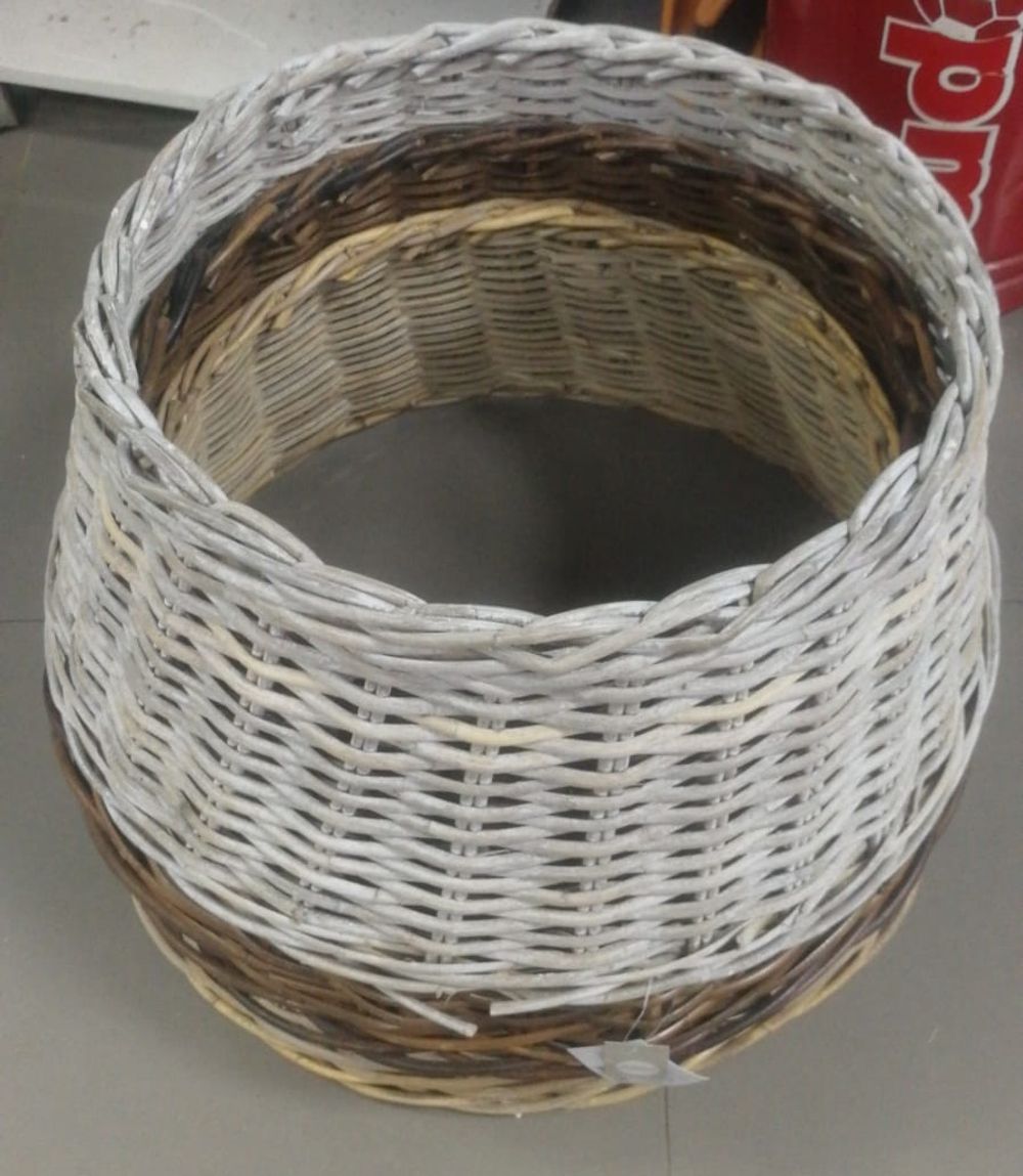 Корзина под елку (белая плетеная)