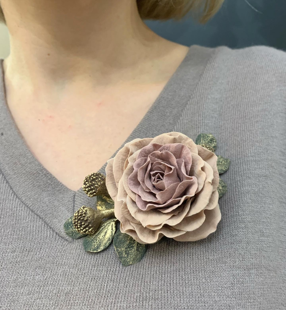 Броши: Брошь Роза