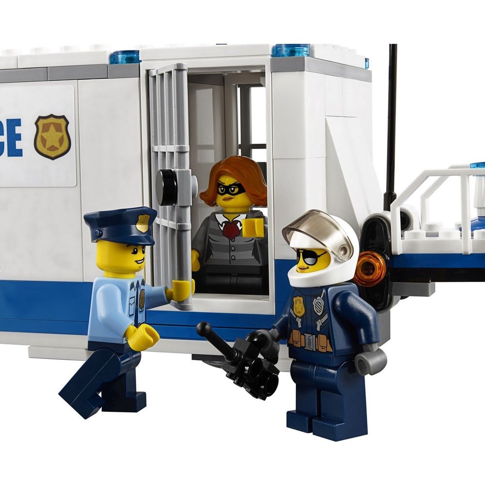 Конструктор LEGO City Police 60139 Мобильный командный центр