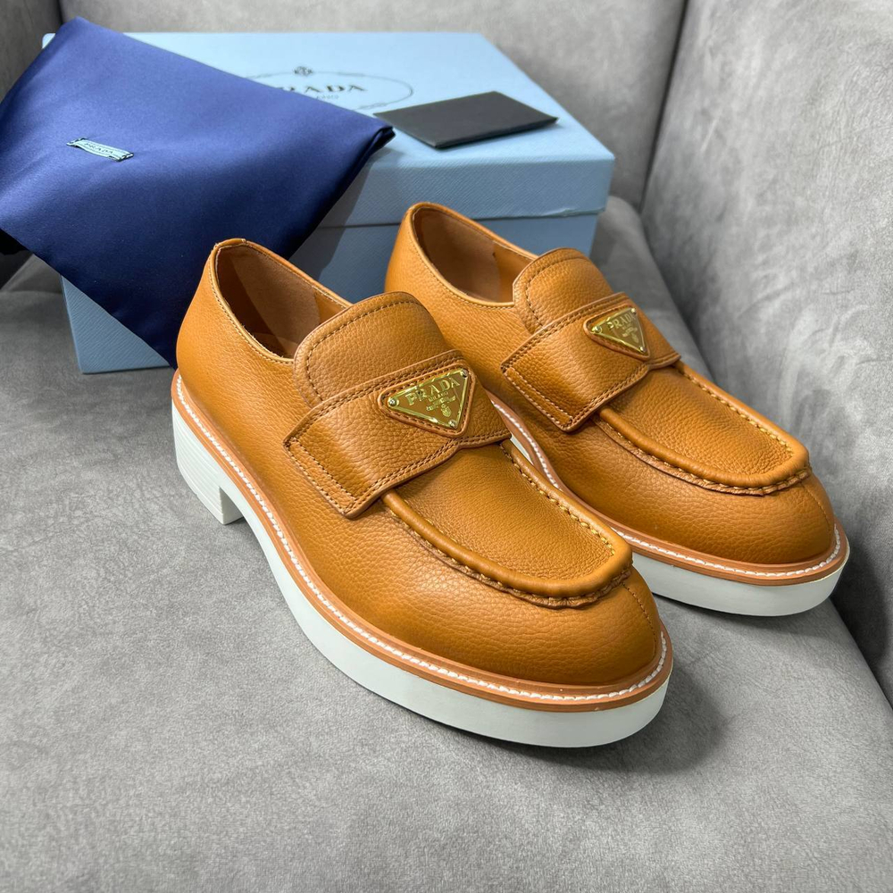 Лоферы Prada