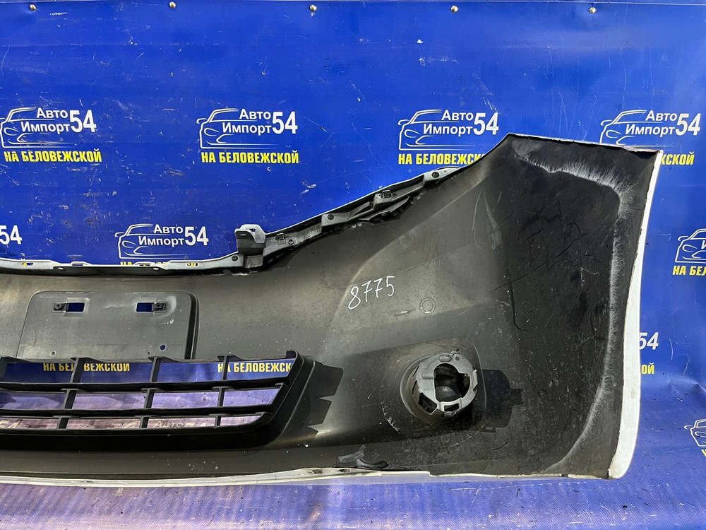 Бампер передний NISSAN SERENA 2010-2013