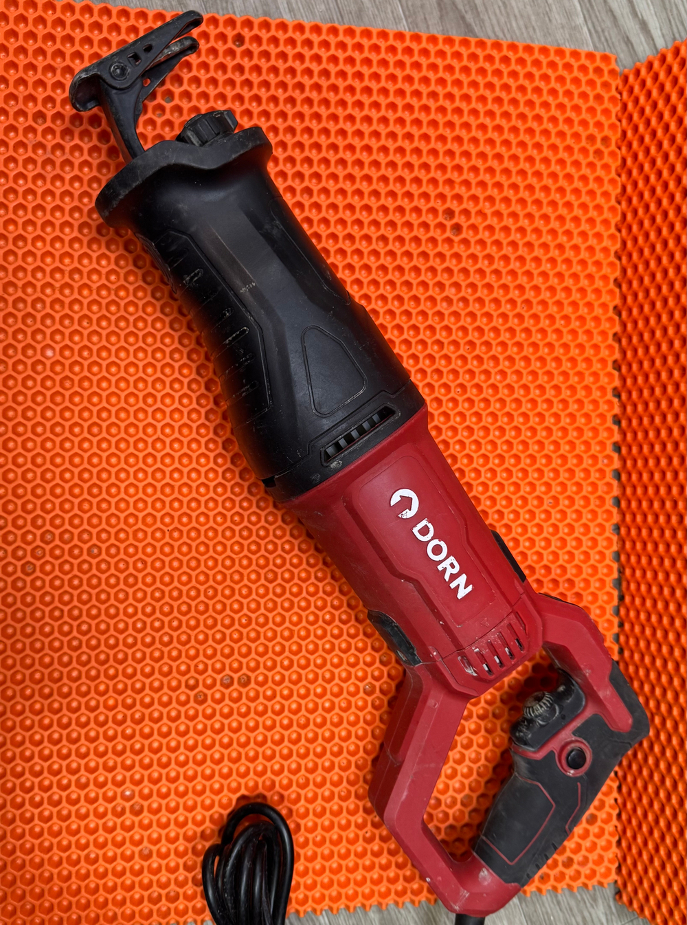 Сабельная пила DORN DRPS-1100