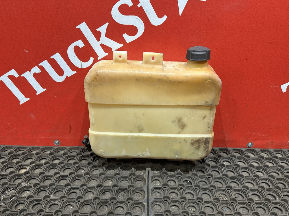 Бачок отопителя 7L