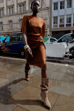 ZARA АТЛАСНАЯ ЮБКА-МИДИ С ЭФФЕКТОМ ЖАТОСТИ, МЕДНЫЙ