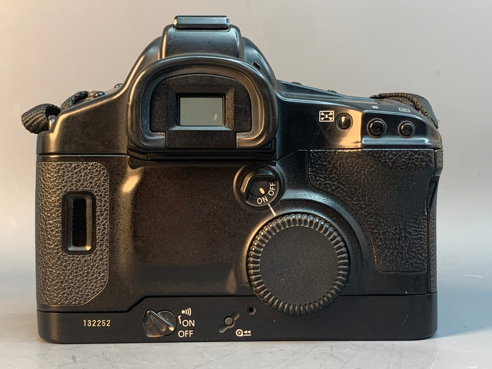 Canon EOS 1V body