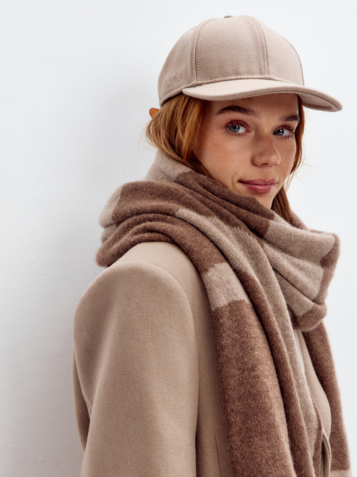 Бейсболка из шерсти