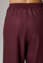 Брюки с поясом на резинке бордовые