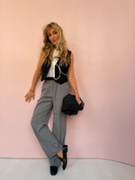 Жилет в клетку черный