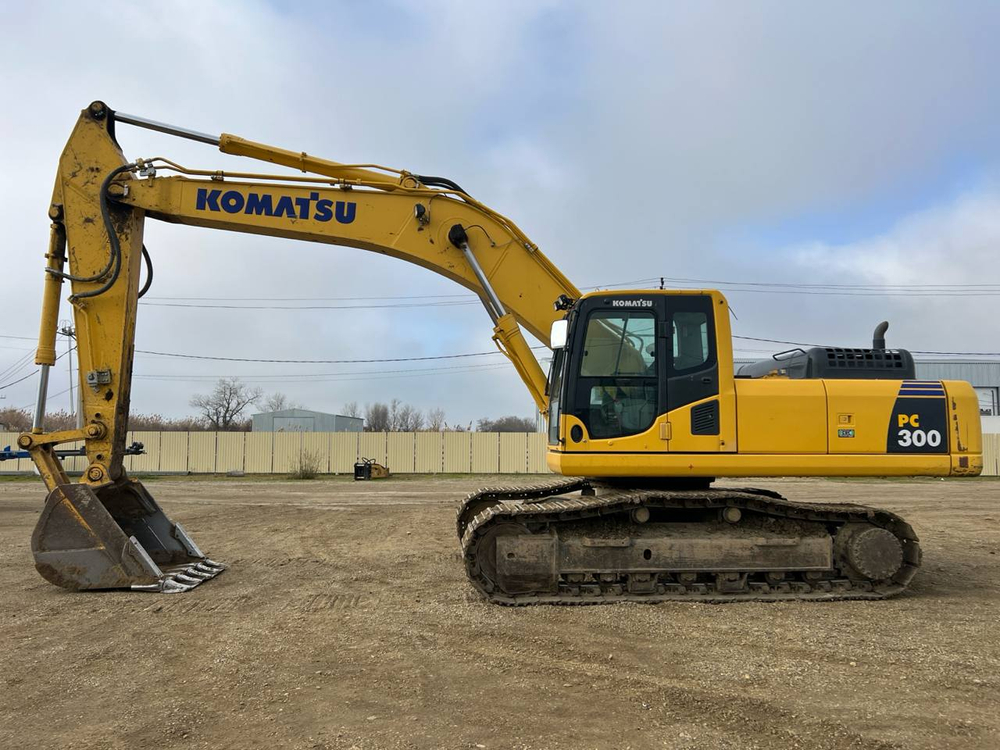 KOMATSU PC 300 Экскаватор PC 300-8M0	(Дизельный, 8,3 л, 255 л.с., АТ)