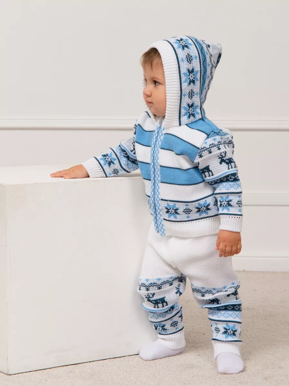 Костюм вязаный