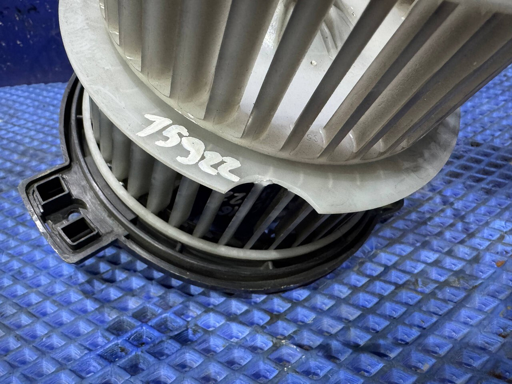 Моторчик печки TOYOTA PLATZ 1999-2005