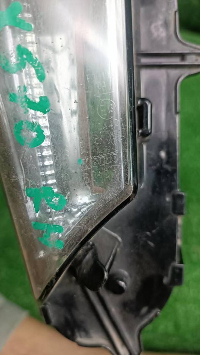 Стекло ПТФ правое Lexus LX 3 (2015-2023)