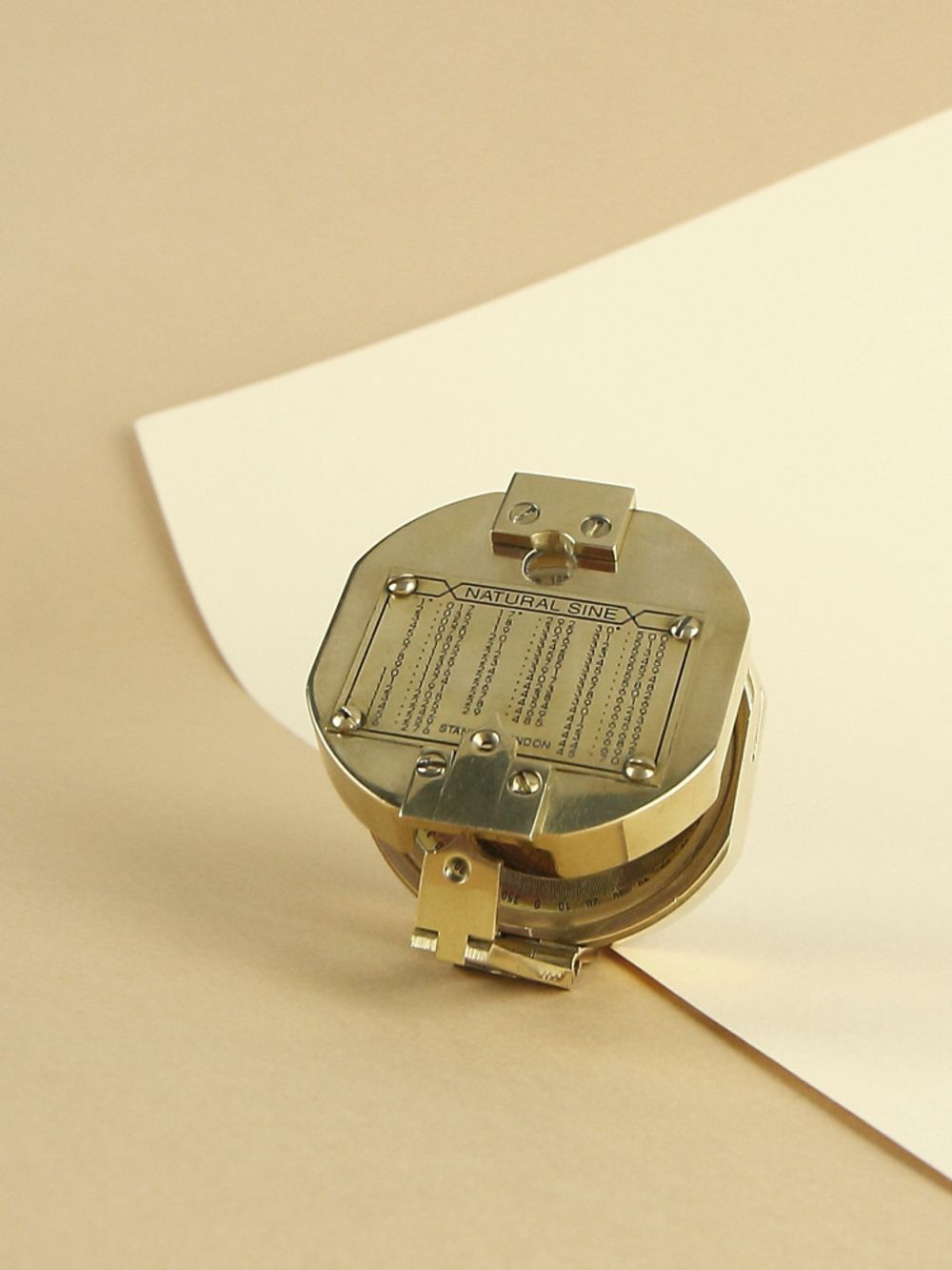 Nautical Морской компас Brunton в деревянном футляре Лого: Made for Royal Navy