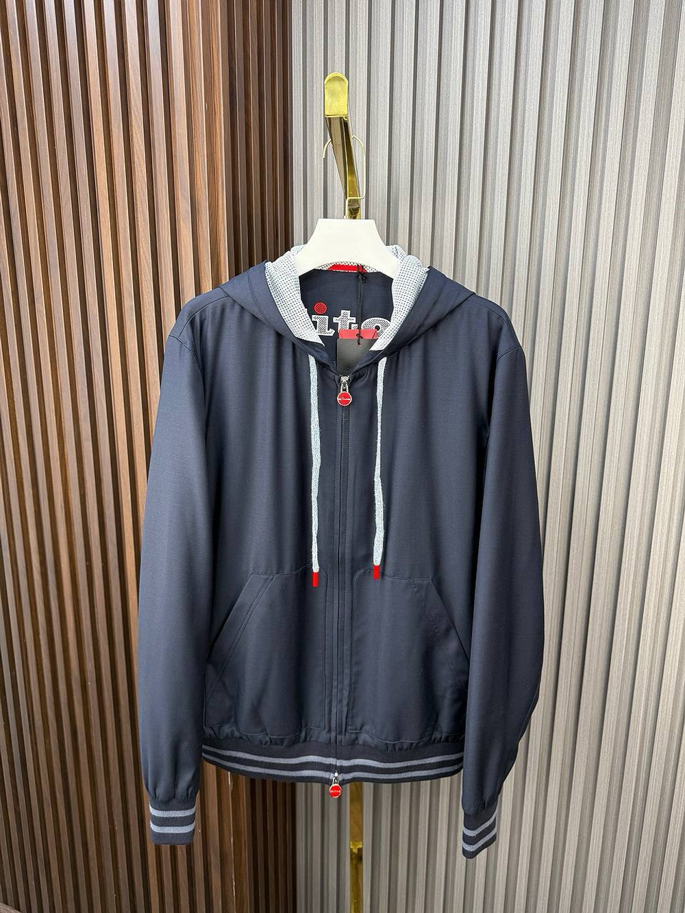 Костюм Kiton