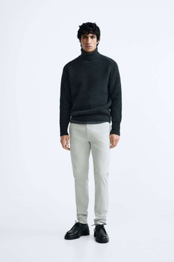 ZARA БРЮКИ ЧИНОС ИЗ ХЛОПКА, КАМЕННЫЙ