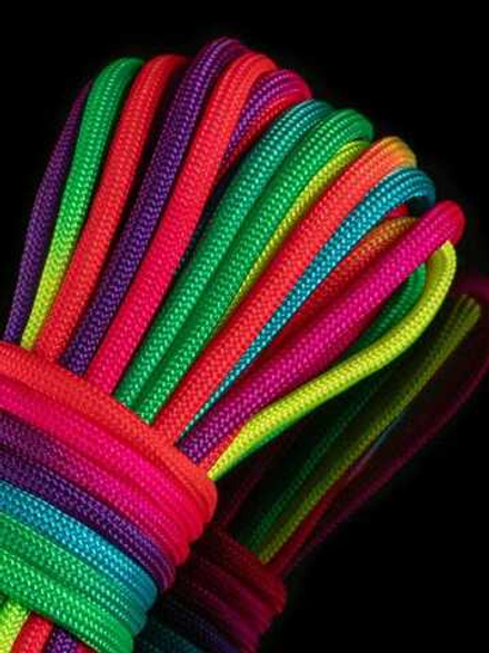 Паракорд 4 мм 7 жил РАДУЖНЫЙ